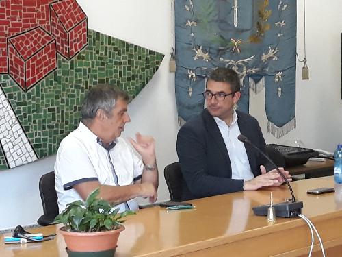 L'assessore FVG alle Autonomie locali, Pierpaolo Roberti,  durante l'incontro a Lestizza con il sindaco Geremia Gomboso e la Giunta comunale